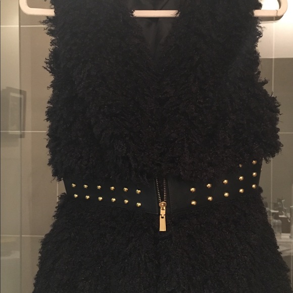 VEST - Picture 2 of 2